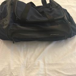 Eddie Bauer Duffle Bag With Rolling Wheels Plays A Shoulder Bag