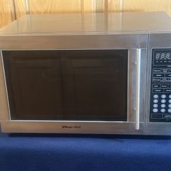 Magic Chef MCD1311ST Stainless Steel 1.3 Cu ft 1100W Microwave W/Digital Touch