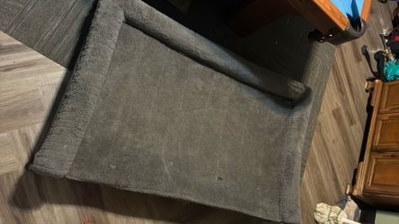 Standing dog bed