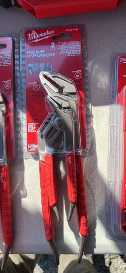 Milwaukee 2-Piece Straight Jaw Pliers Set