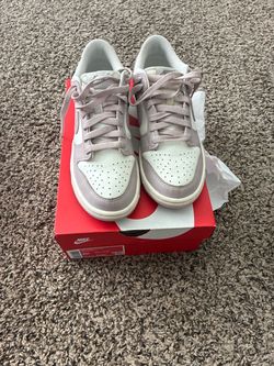 Nike Dunks ( Size 6.5y/Womens 8)