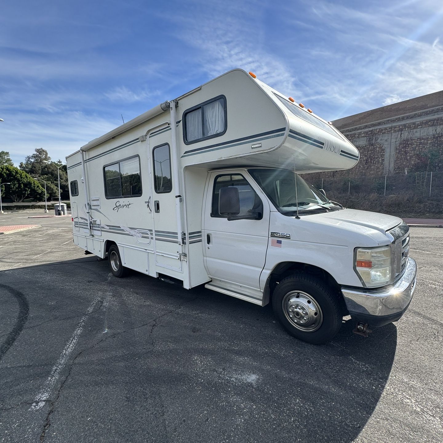2002 Winnebago 24ft Class C With 2014 Front Clip And 35k Mi