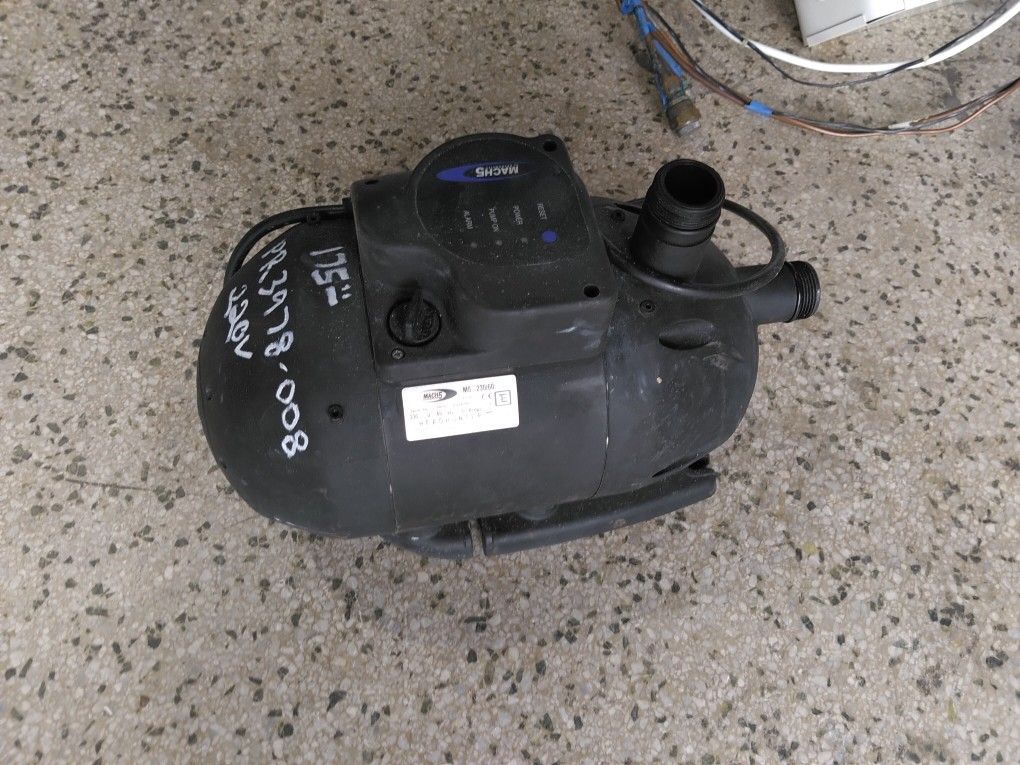 PR3978-008 Headhunter Mach 5 Fresh Water Pump 220V/60Hz