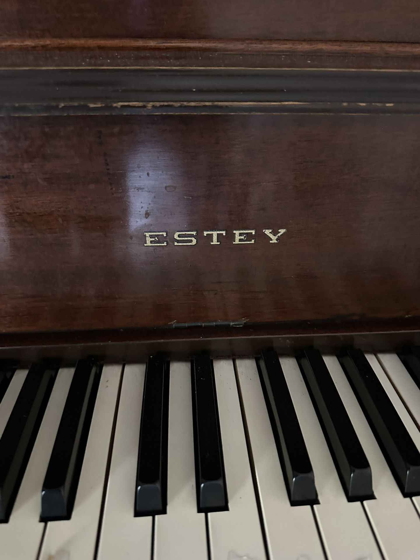 Piano Estey