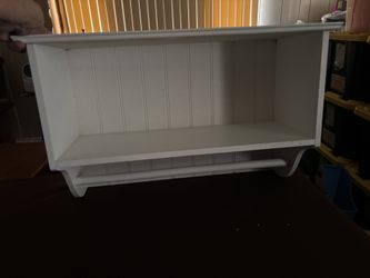 Wooden Wall Shelf w/Towel Bar