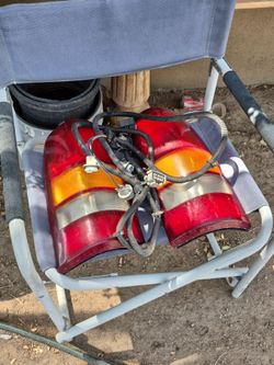 99-02 chevy silverado tail light assembly and harness