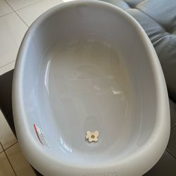 Baby bathtub