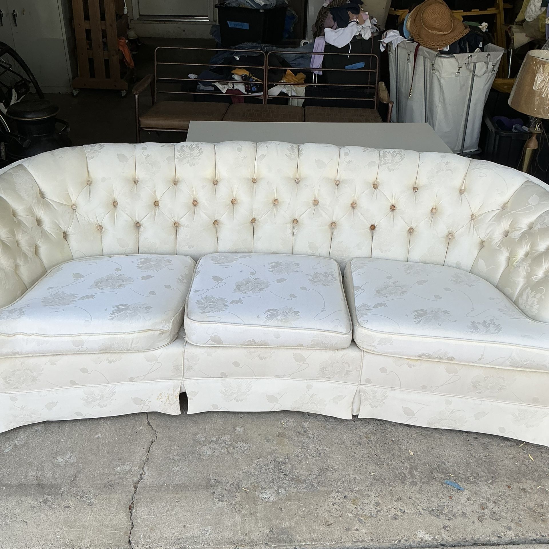 Vintage Hollywood Regency Curved Damask Sofa β Tufted Back, Rolled Arms, Pleated Skirt β Mid-Late 20th Century Glamorous and timeless!