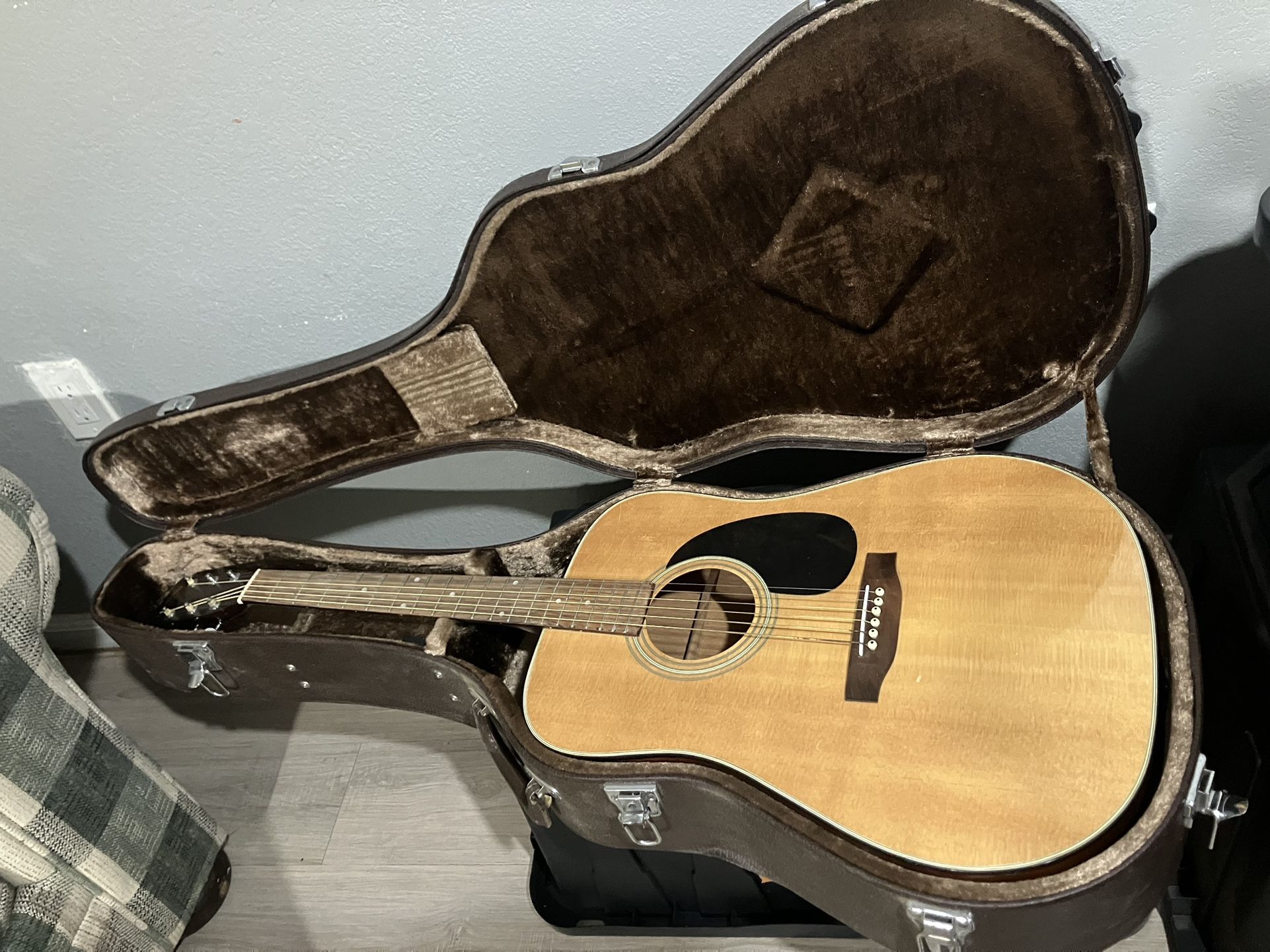 GUITAR