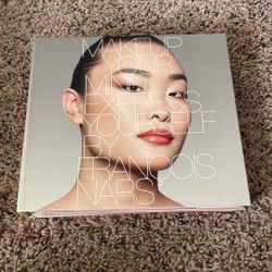 Makeup Book: Tips And Tricks Guide