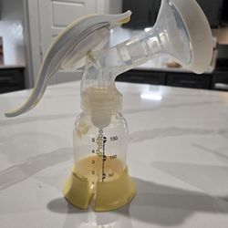 Hakaa And Medela Hand Pump