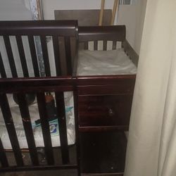Baby Crib 👶 With Matters