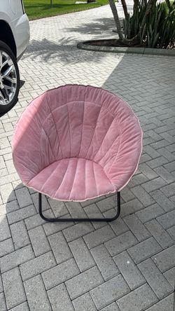 Girls seashell chair