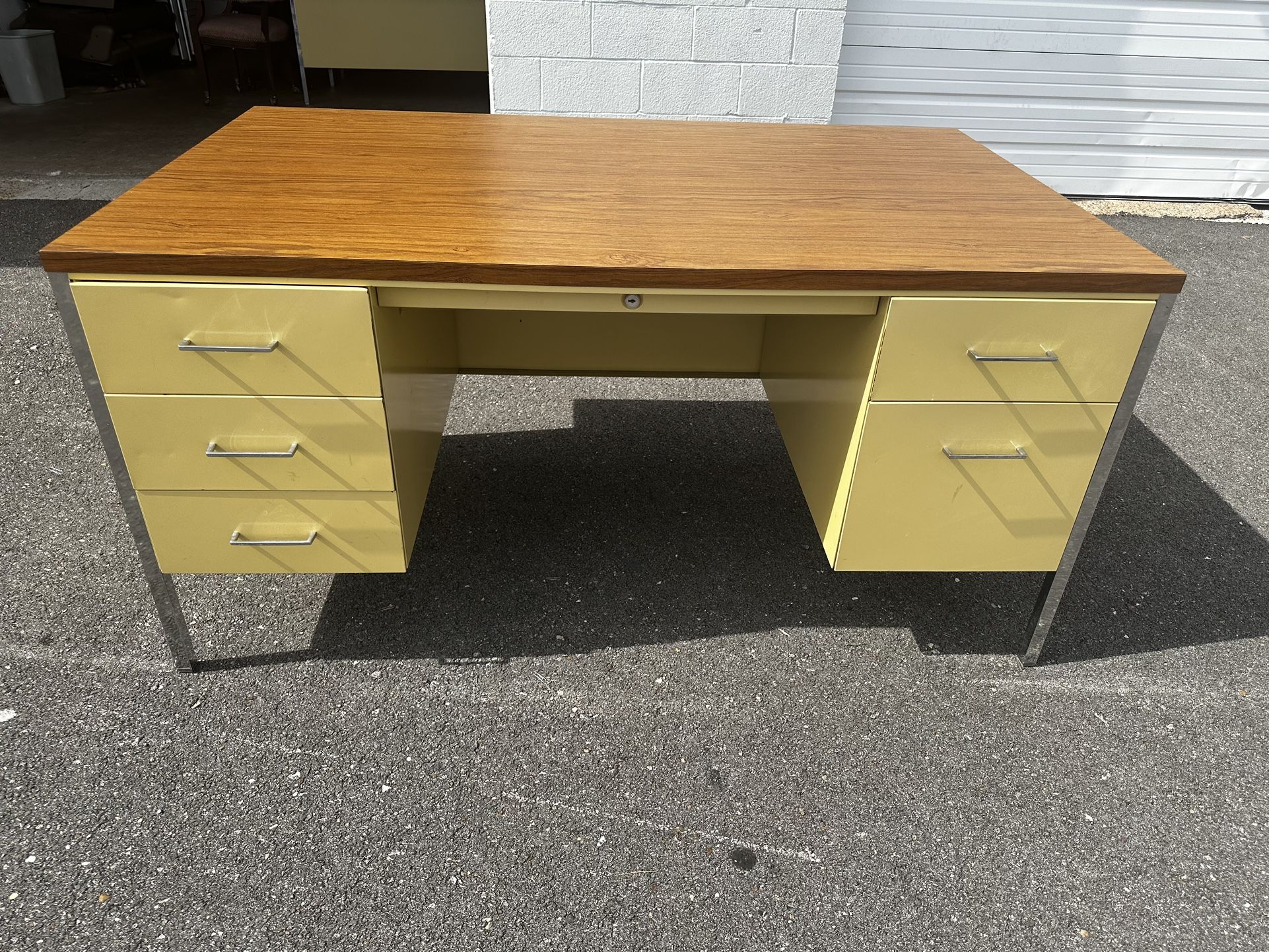 OFFICE/HOME DESK METAL DESK