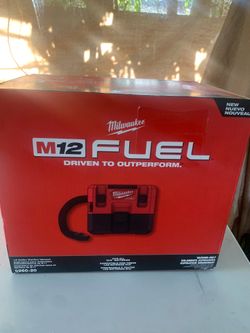 Milwaukee M12 FUEL 12-Volt Lithium-lon Cordless 1.6 Gal. Wet/Dry Vacuum (Vacuum-Only)