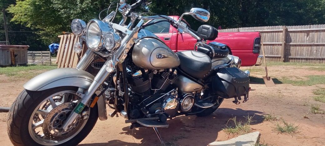 2005 Yamaha Roadstar 1700cc motorcycle