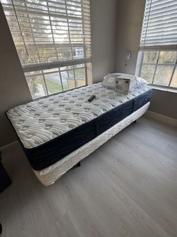 Serta Comfort Eco Twin Bed With Mattress Cover And Comforter And Pillow 