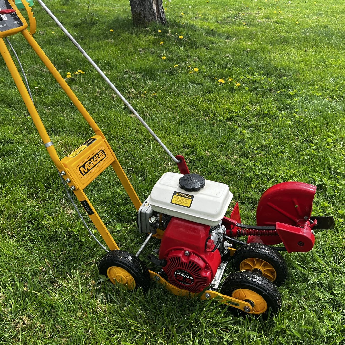 McLane Gas Powered Grass edger for Sale in Portland, OR - OfferUp