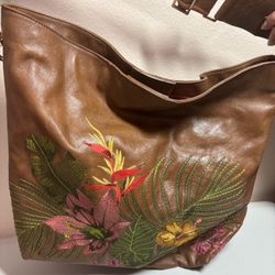 Vélez Encanto’s Moving Limited Edition 