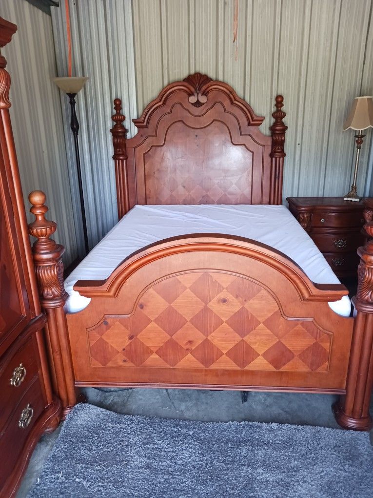 BROYHILL BEDROOM SET