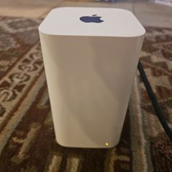 Apple AirPort Extreme A1521 3-Port Gigabit Wi-Fi 802.11 AC Router ME918LL/A 