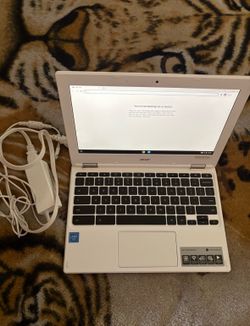 White Chromebook touchscreen White Chromebook touchscreen