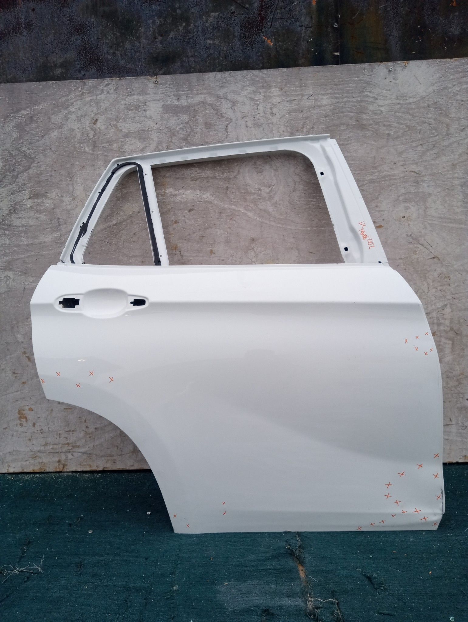 BMW X1 RIGHT REAR DOOR 2012