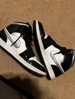 Jordan 1s Mens Black/Gold (Size 11.5)