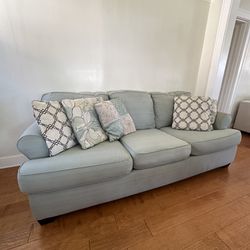 Pullout Couch 
