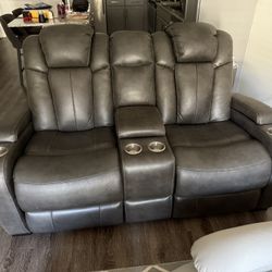Grey Leather Sofa’s