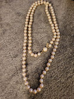 Faux Pearls 28" White 
