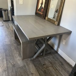 Nadeu Table And Bench