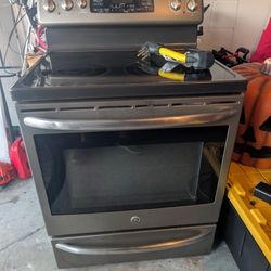 GE Electric Glass Top Range