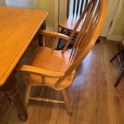 Table with leaf and 4 Chairs.