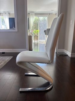 White leather chairs 5 pcs