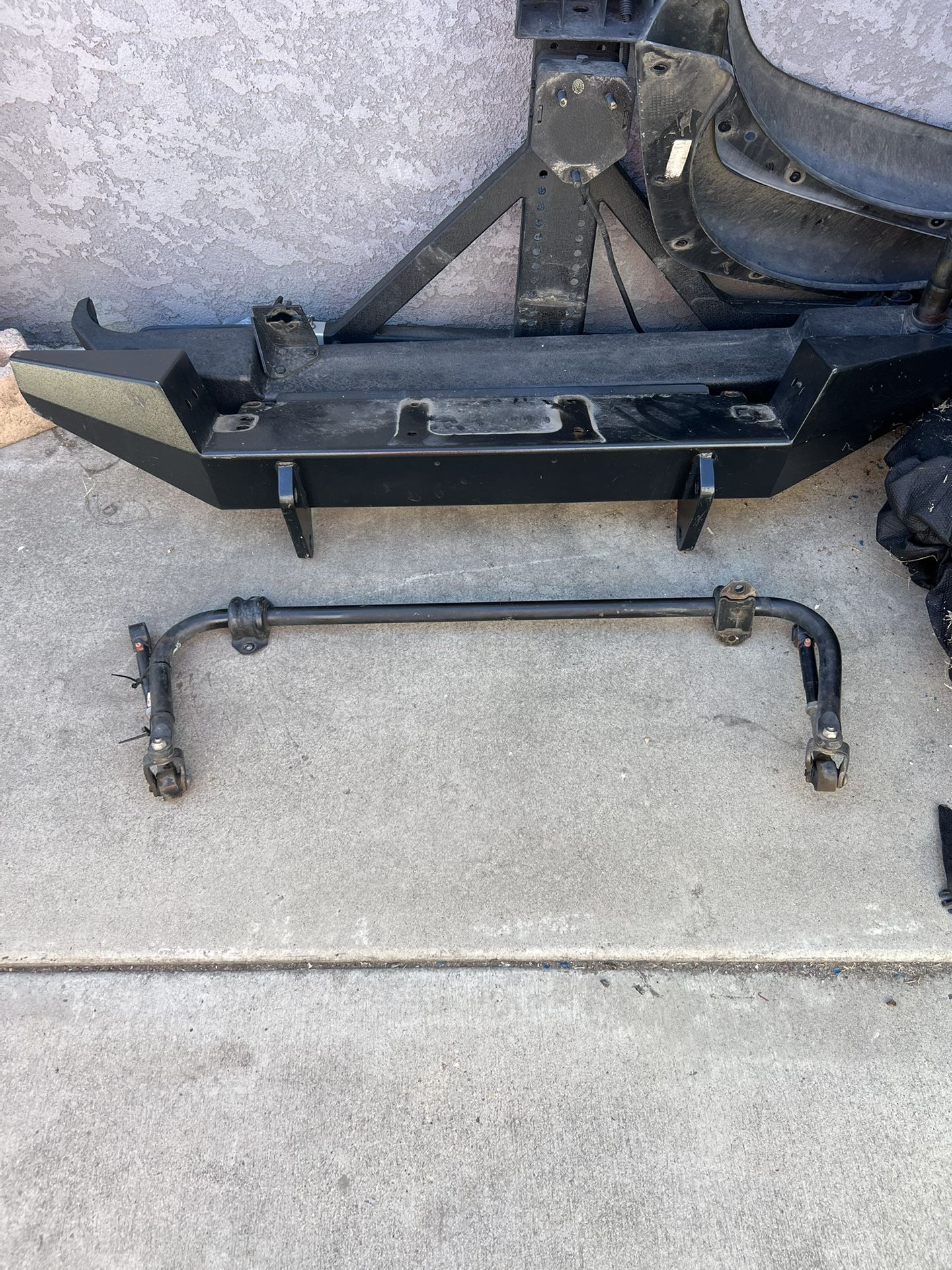 Tj Lj Rear Bumper With Tire Carrier