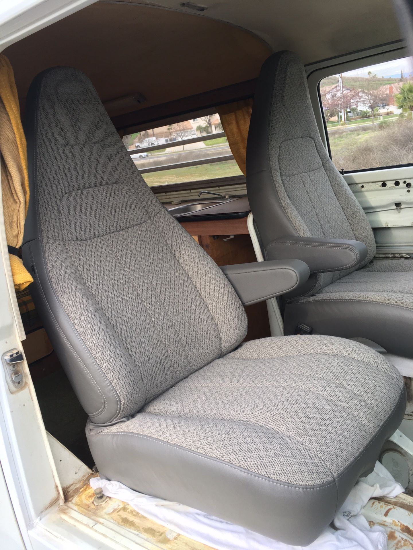 Chevrolet astrovan seats like new