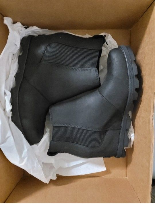 Size 10 SOREL booties