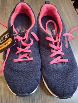 Women's Size 7 Skechers Women's Flex Appeal 3.0 "Insiders" sneakers.
