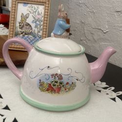 Peter Rabbit Teapot 