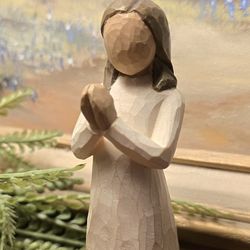 ✨️RETIRED✨️ Willow Tree " Sisters By Heart" Figurine Praying Susan Lordi 2000 Demdaco.
$15 Firm 
