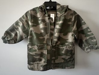 Carter’s Boys Camouflage with Hood Size 6/9 Months