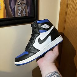 Jordan retro 1 royal toe 