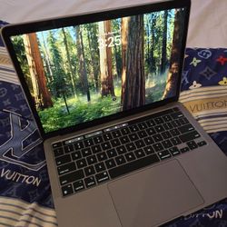 2018 Macbook Pro A1989 i7,16Gb,1Tb SSD,13” LCD, Charger,Space Gray Color, Ori Box,Office 2022 for Great Purchase Today