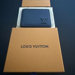 Louis Vuitton Wallet ( Navy Blue ) Negotiateable