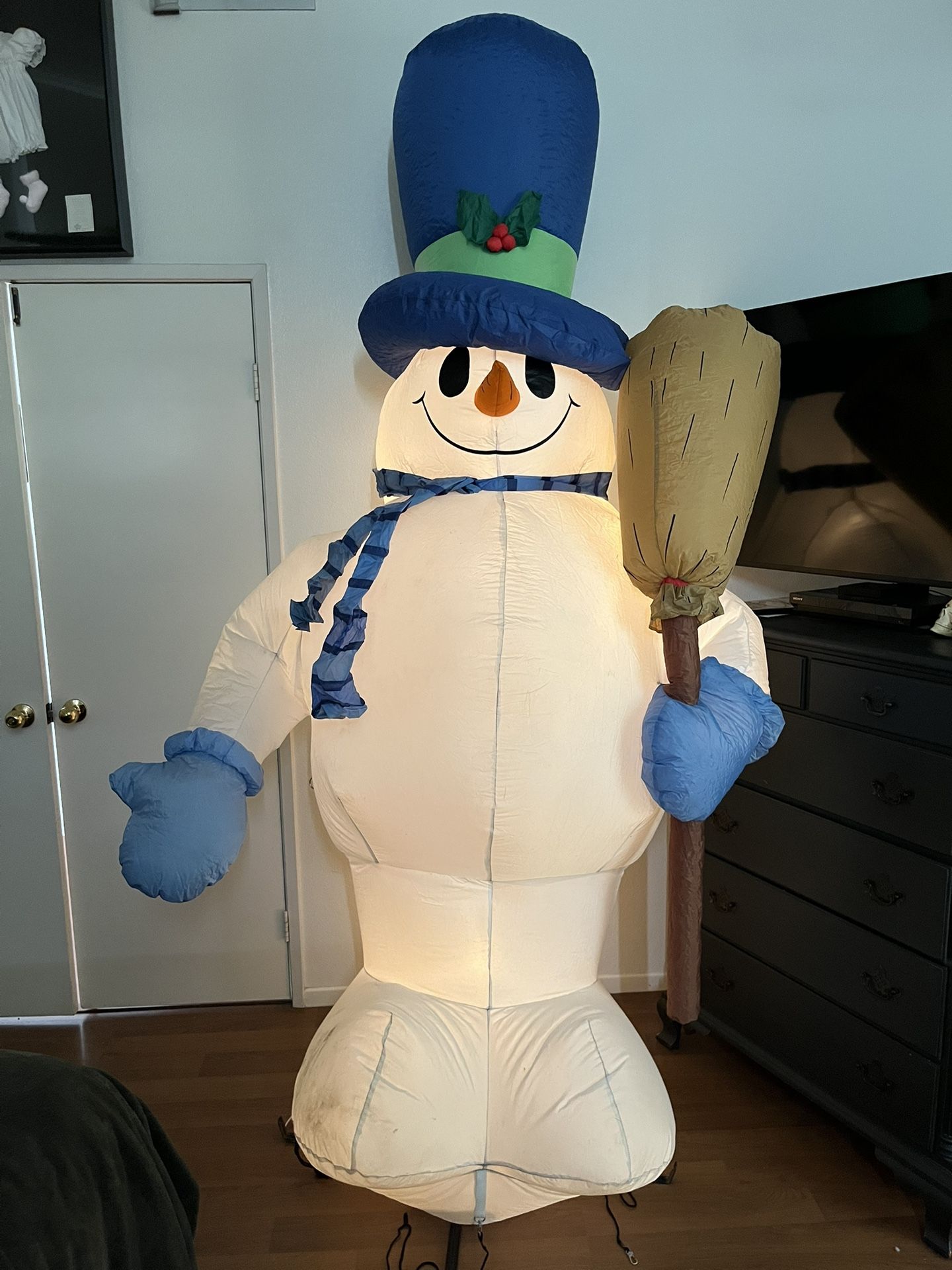 Inflatable & Light Up 8ft Snowman