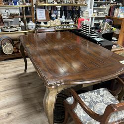 Vintage Dining Table With Farm House Plank Style And Curved Legs W/ 6 Chairs Plus Ext $875 OBO!! (ch) 