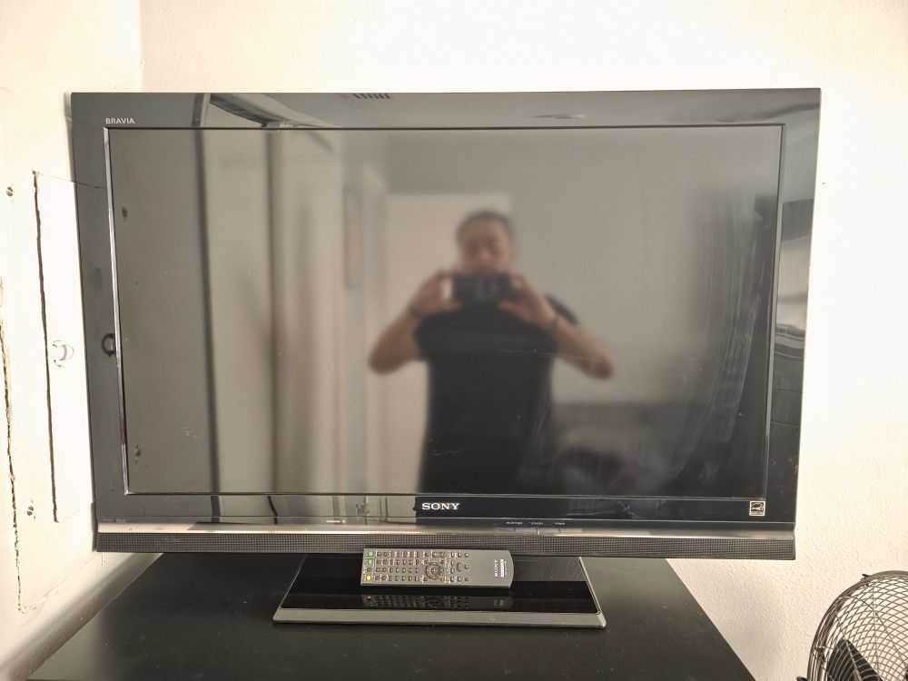 42" Sony Bravia TV **PICKUP ONLY**