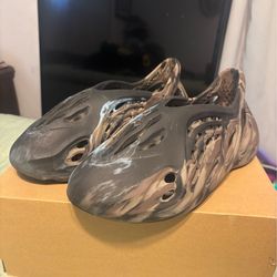 Yeezy Foam Runners MX Cinder Size 11