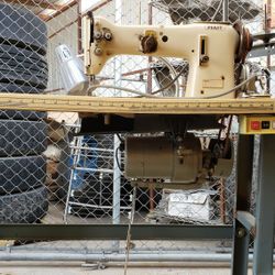 Comercial Sewing Machine Pfaff 130